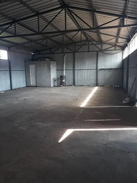 Izdavanje, poslovni prostor, 200m², Batajnica, Beograd