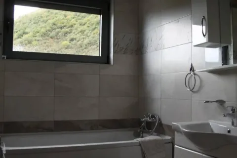 Rent, two bedroom apartment, 86m², Bečići, Budva - image 8