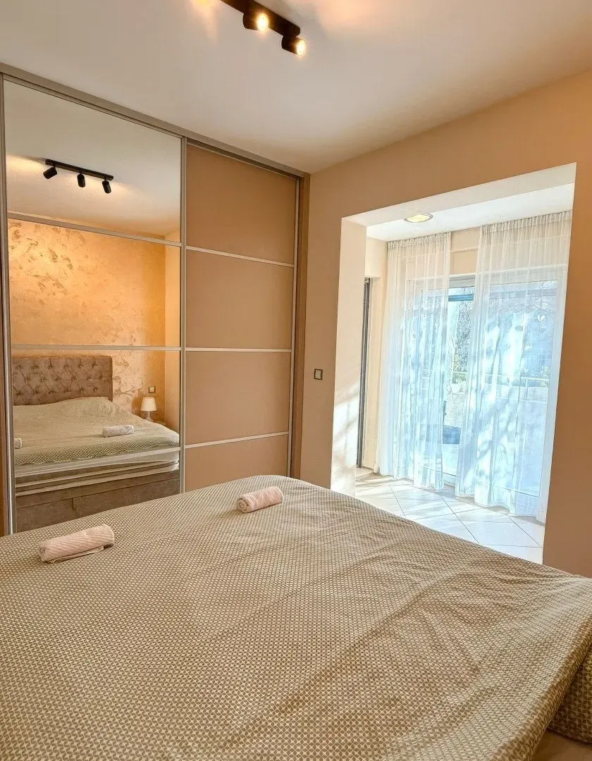 Sale, one bedroom apartment, 74m², Dobrota, Kotor