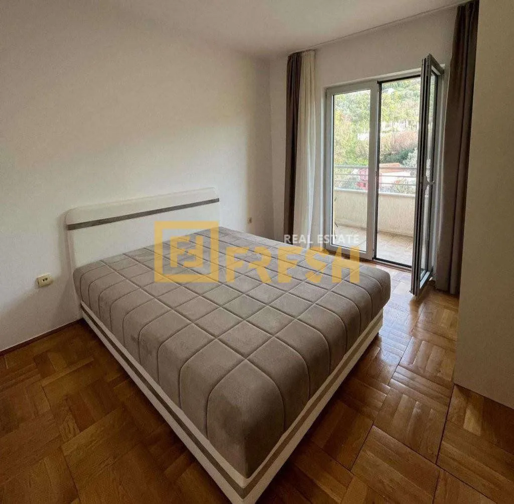 Rent, three bedroom apartment, 88m², Bečići, Budva