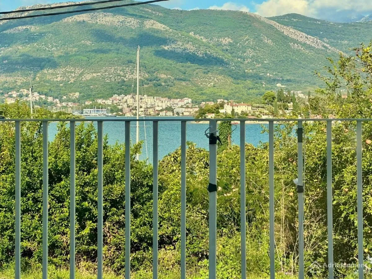 Prodaja, dvosoban stan, 85m², Đuraševići, Tivat