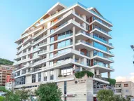 Izdavanje, dvosoban stan, 98m², Centar, Budva