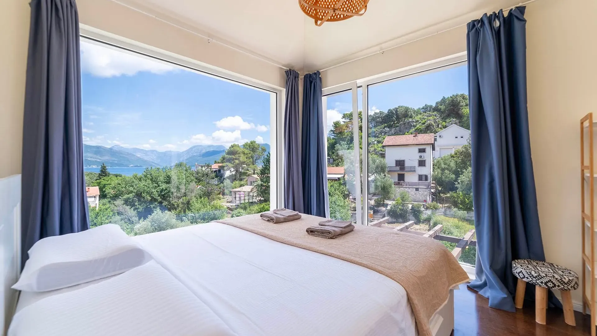 Prodaja, kuća, 224m², Tivat, Crna Gora
