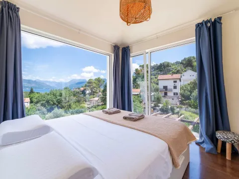 Prodaja, kuća, 224m², Tivat, Crna Gora - image 16