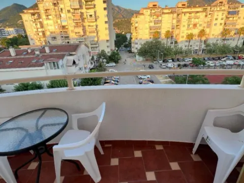 Izdavanje, jednosoban stan, 50m², Centar, Bar - image 3