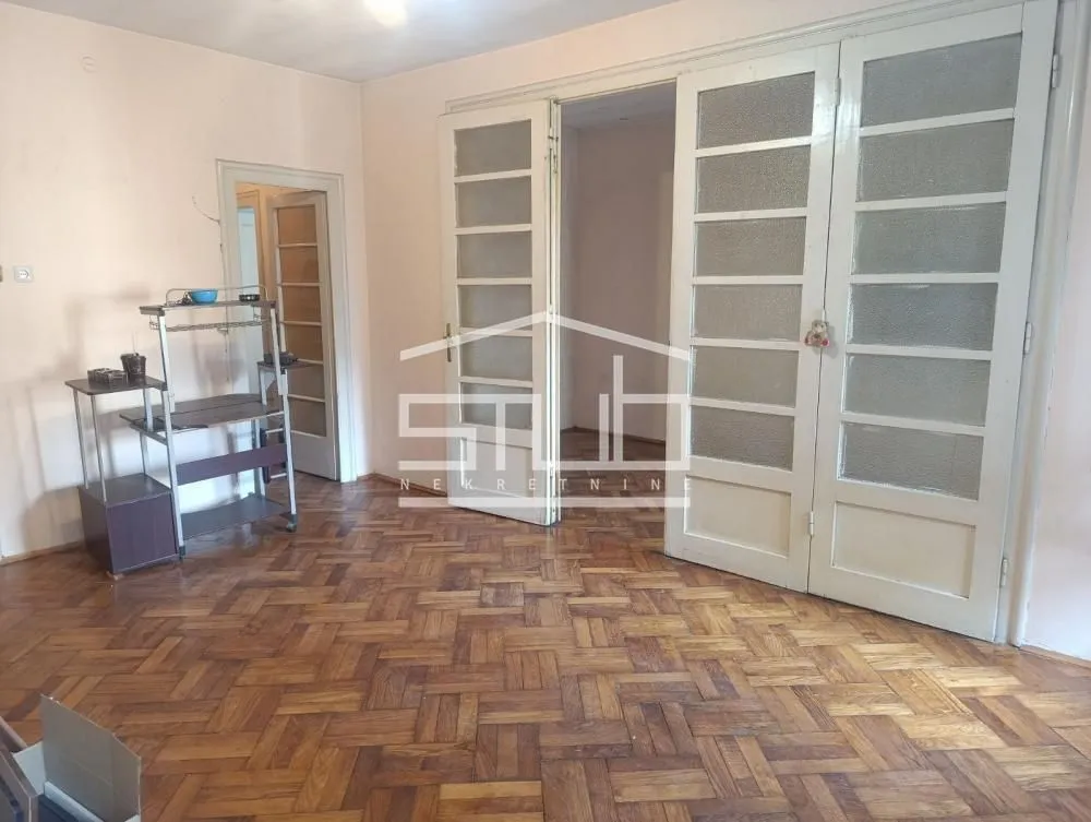 Sale, two bedroom apartment, 77m², Stari Grad, Beograd