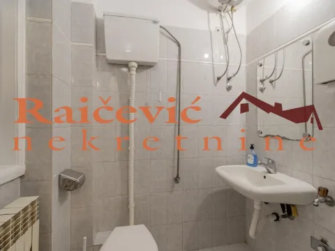 Rent, office space, 239m², Centar, Stara Pazova - image 13