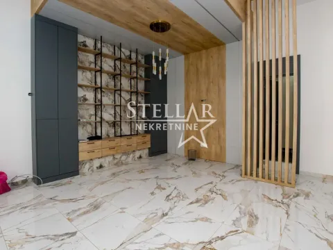 Rent, office space, 54m², Central Point, Podgorica - image 2
