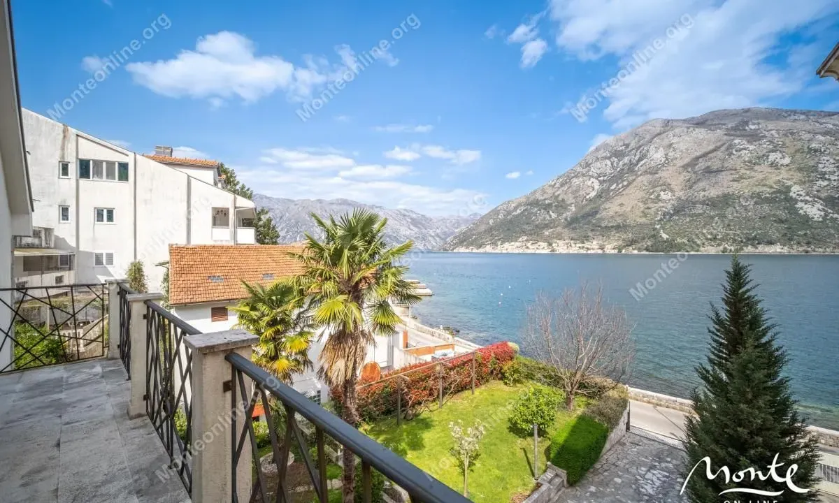 Sale, house, 484m², Stoliv, Kotor