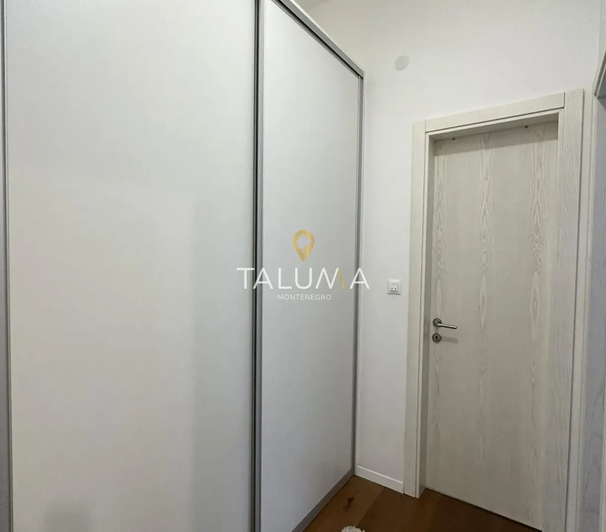 Izdavanje, dvosoban stan, 62m², Gornja Gorica, Podgorica