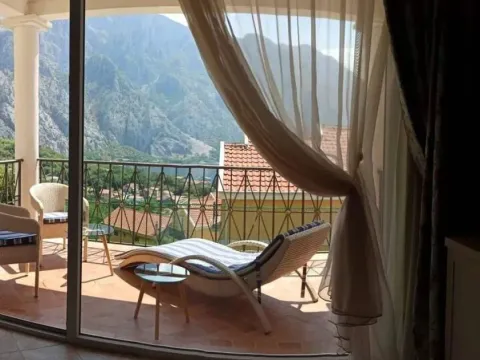 Sale, one bedroom apartment, 63m², Orahovac, Kotor - image 11