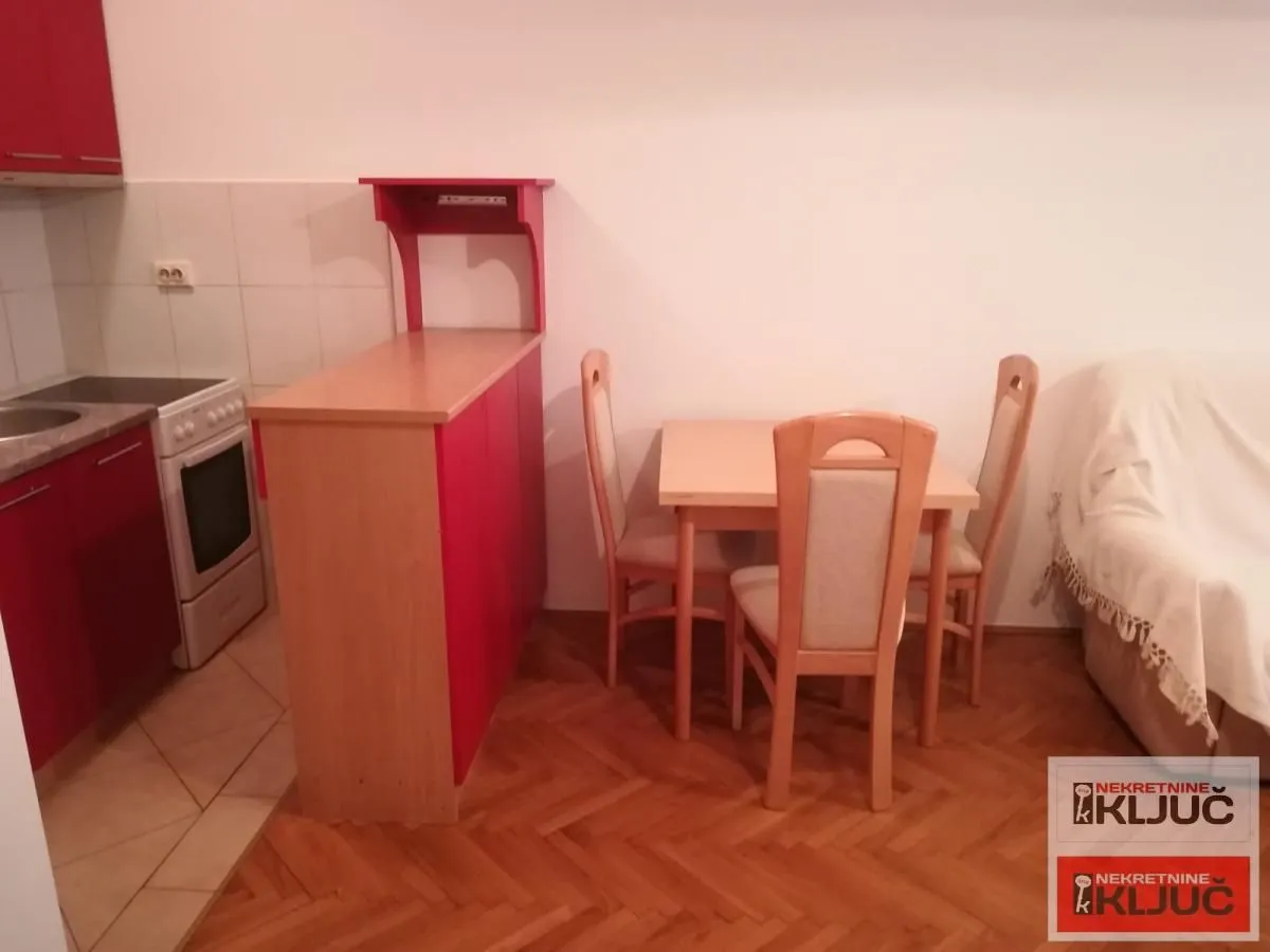 Izdavanje, jednosoban stan, 40m², Grbavica, Novi Sad Sve Podlokacije