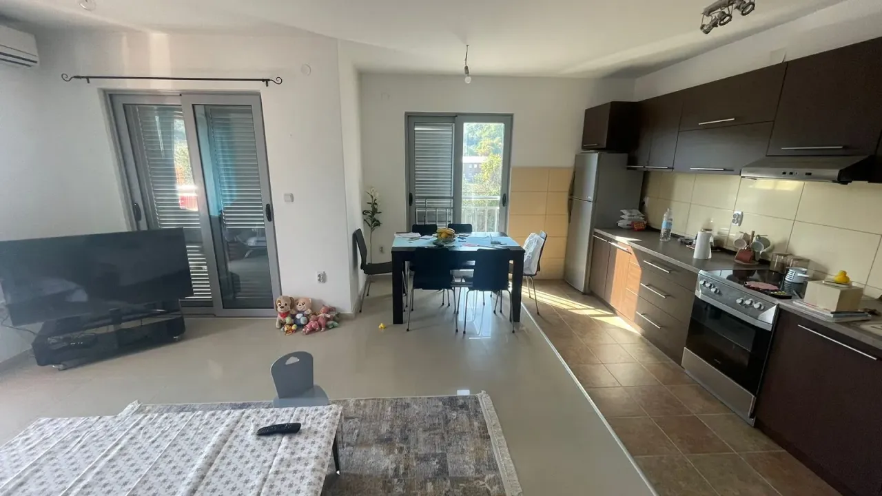 Sale, two bedroom apartment, 85m², Lastva Grbaljska, Kotor