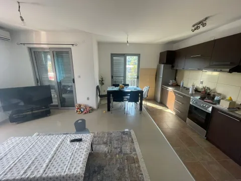Sale, two bedroom apartment, 85m², Lastva Grbaljska, Kotor