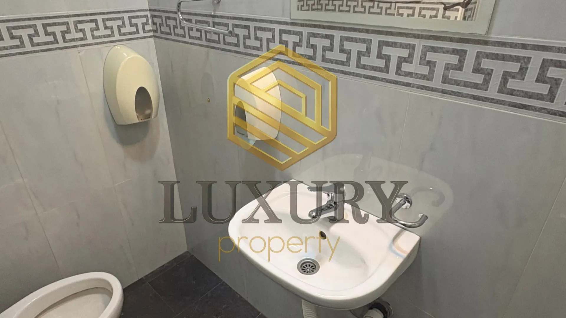Rent, office space, 160m², Obala Morače, Podgorica