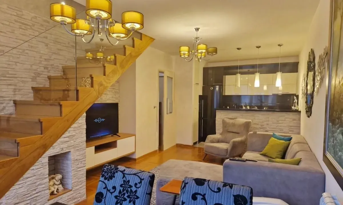 Prodaja, četvorosoban stan, 84m², Vojvode Vlahovica, Beograd