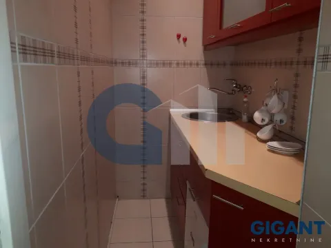 Izdavanje, trosoban stan, 72m², Stari Grad, Beograd - image 8