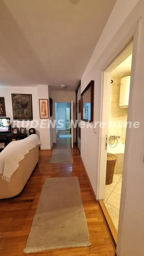 Prodaja, četvorosoban stan, 109m², Crveni Krst, Beograd