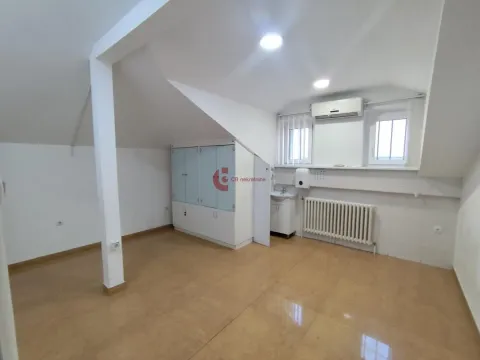 Izdavanje, poslovni prostor, 320m², Centar, Subotica - image 12