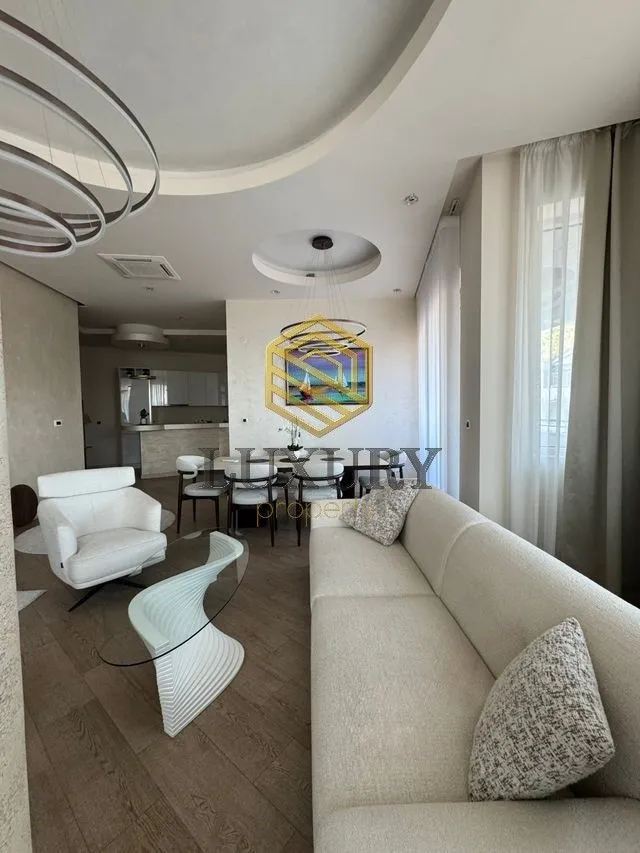 Prodaja, dvosoban stan, 117m², Centar, Budva
