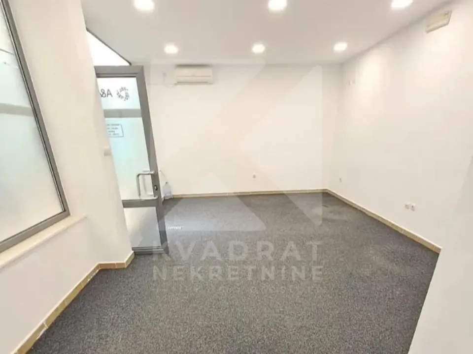 Rent, office space, 35m², Centar, Podgorica