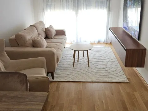 Rent, one bedroom apartment, 48m², Budva, Crna Gora - image 2