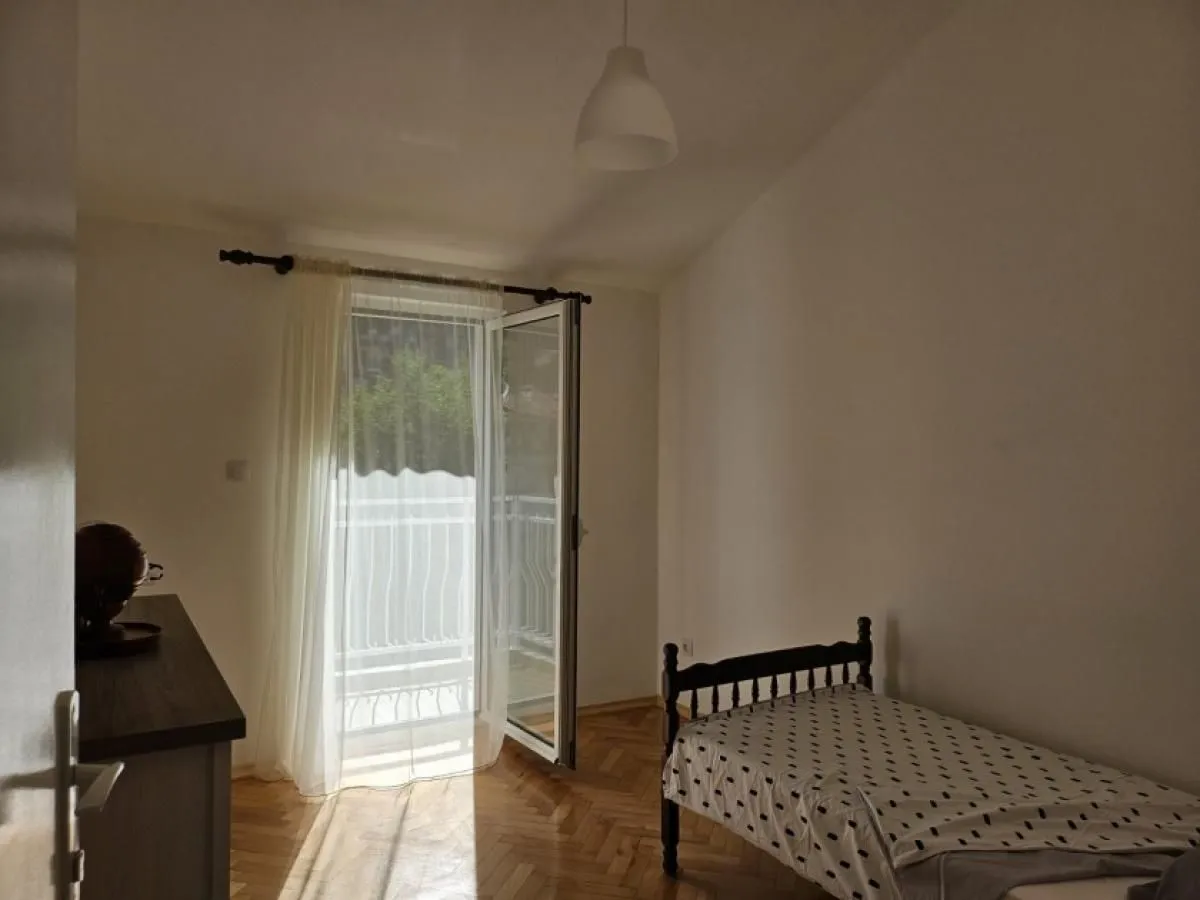Rent, two bedroom apartment, 72m², Dobrota, Kotor