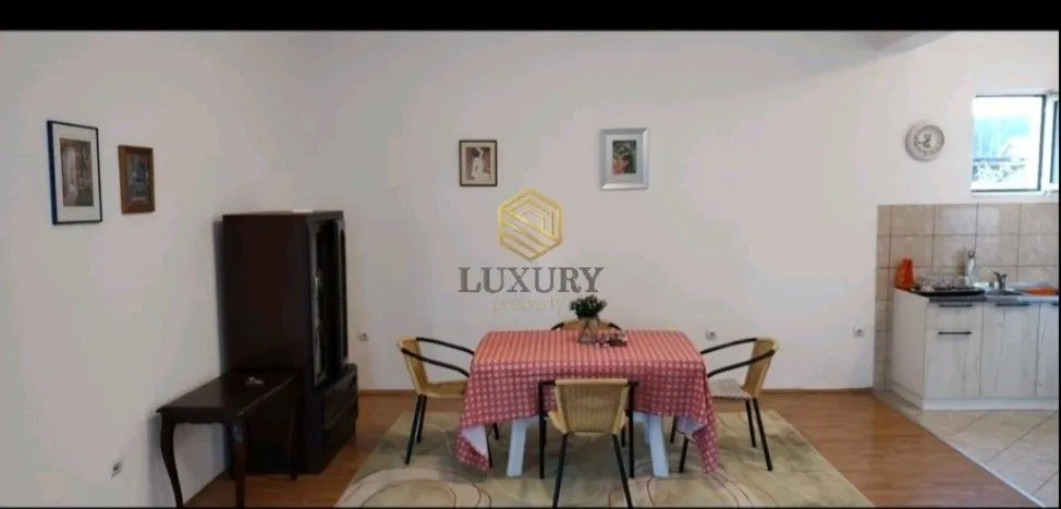 Prodaja, kuća, 250m², Murtovina, Podgorica