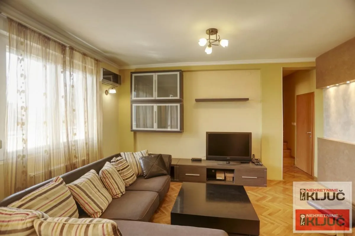 Sale, four bedroom apartment, 119m², Centar, Novi Sad