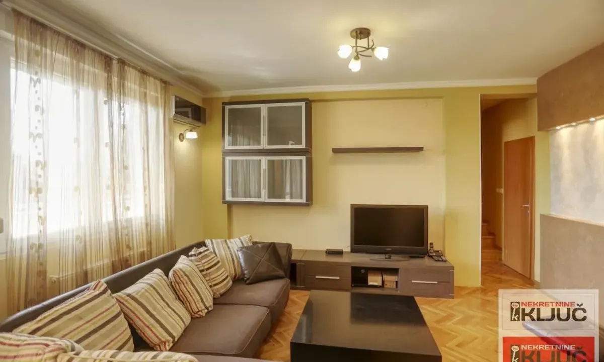 Sale, four bedroom apartment, 119m², Centar, Novi Sad