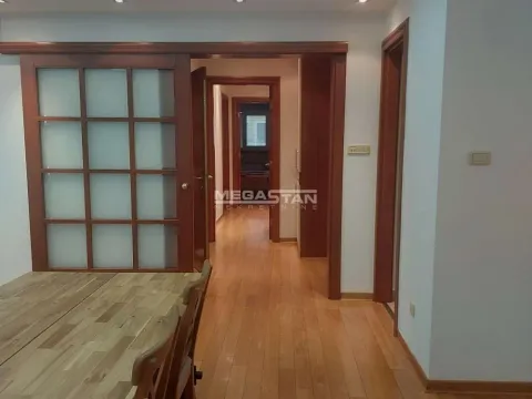 Izdavanje, četvorosoban stan, 156m², Vračar Centar, Vračar Sve Podlokacije - image 16