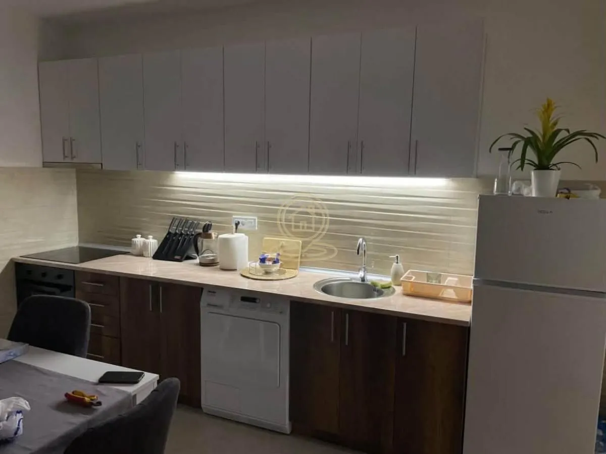 Izdavanje, dvosoban stan, 64m², Mala vaga, Kragujevac