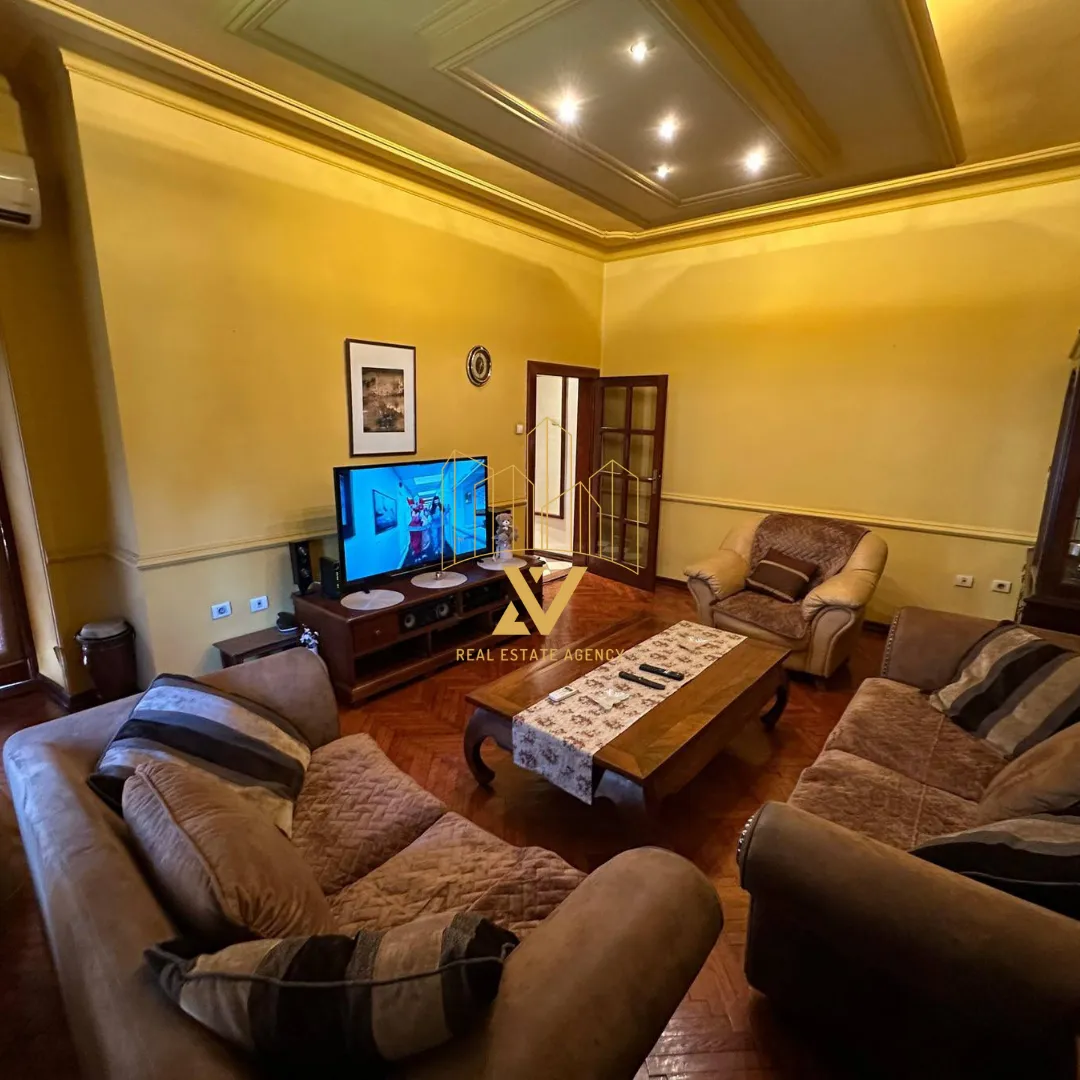 Prodaja, jednosoban stan, 70m², Centar, Podgorica