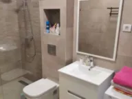 Izdavanje, trosoban stan, 90m², Bečići, Budva - image 7