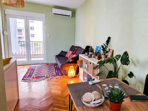 Rent, studio apartment, 40m², Dobrota, Kotor - image 4