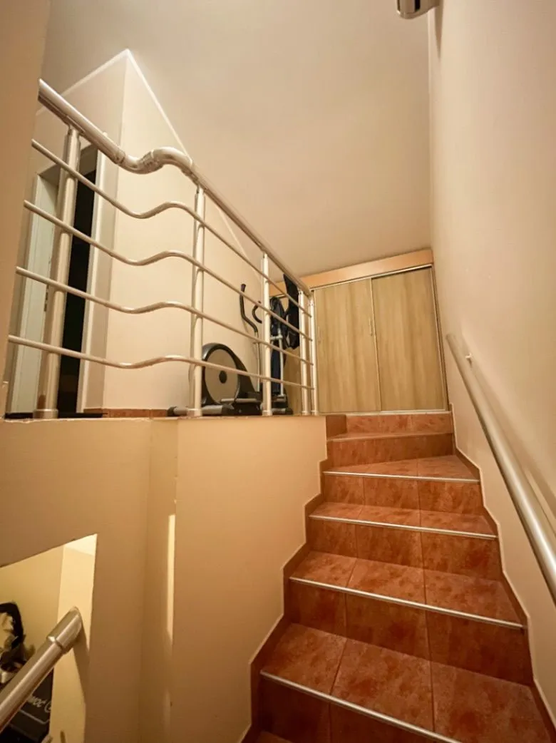 Prodaja, četvorosoban stan, 120m², Ljubović, Podgorica