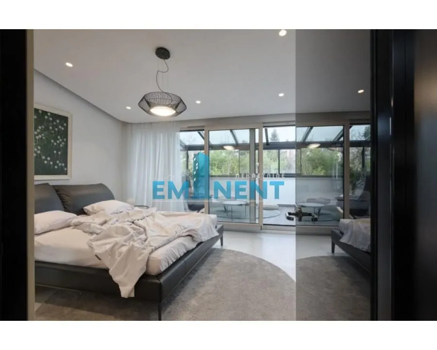 Rent, four bedroom apartment, 235m², Savski Venac, Beograd