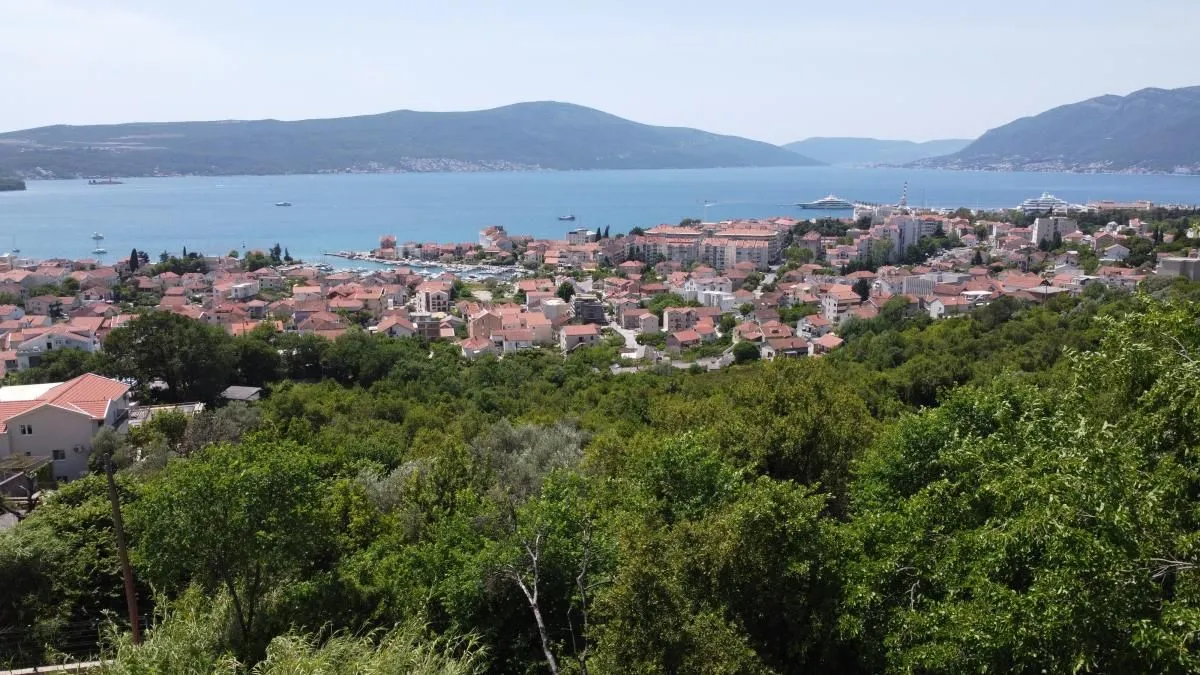 Prodaja, plac, 1400m², Tivat, Crna Gora