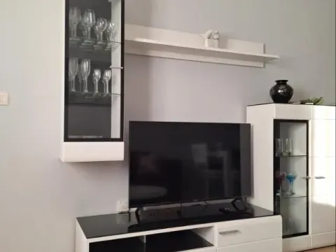 Izdavanje, jednosoban stan, 46m², City Kvart, Podgorica - image 11