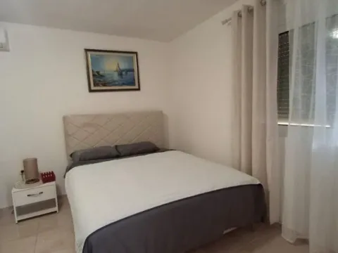 Izdavanje, garsonjera, 35m², Dumidran, Tivat - image 7