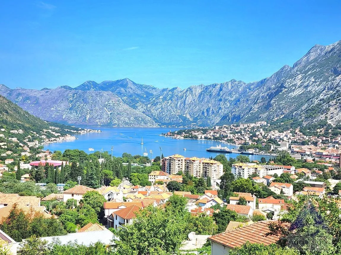 Prodaja, kuća, 1500m², Škaljari, Kotor