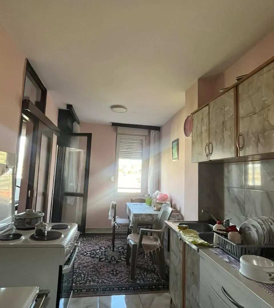 Prodaja, dvosoban stan, 76m², Blok 6, Podgorica