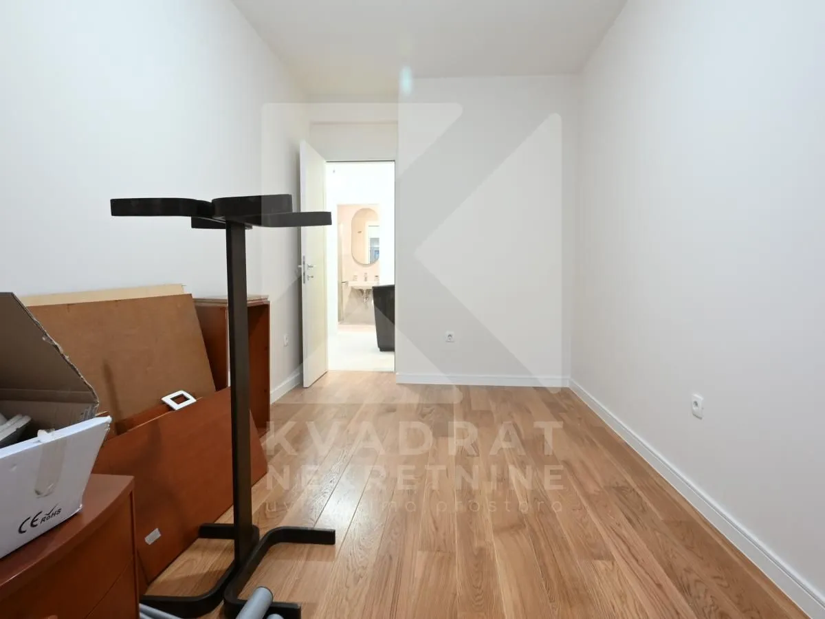 Rent, office space, 65m², Central Point, Podgorica