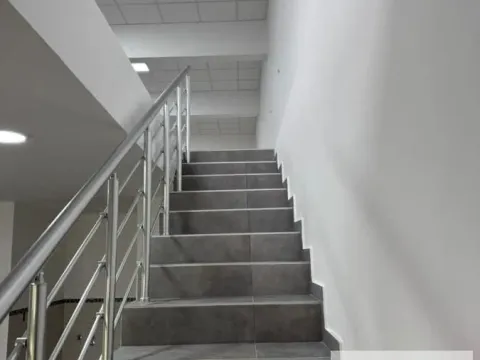 Izdavanje, poslovni prostor, 150m², Centar, Pančevo - image 4