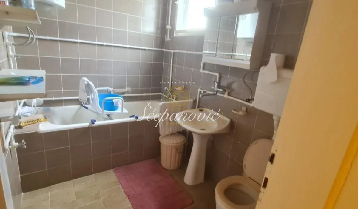 Prodaja, kuća, 191m², Centar, Novi Sad