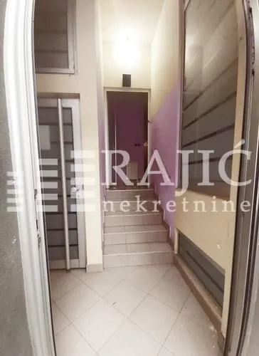 Rent, office space, 60m², Lipov Lad, Zvezdara Sve Podlokacije