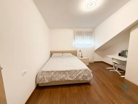 Izdavanje, četvorosoban stan, 125m², Master Kvart, Podgorica - image 14