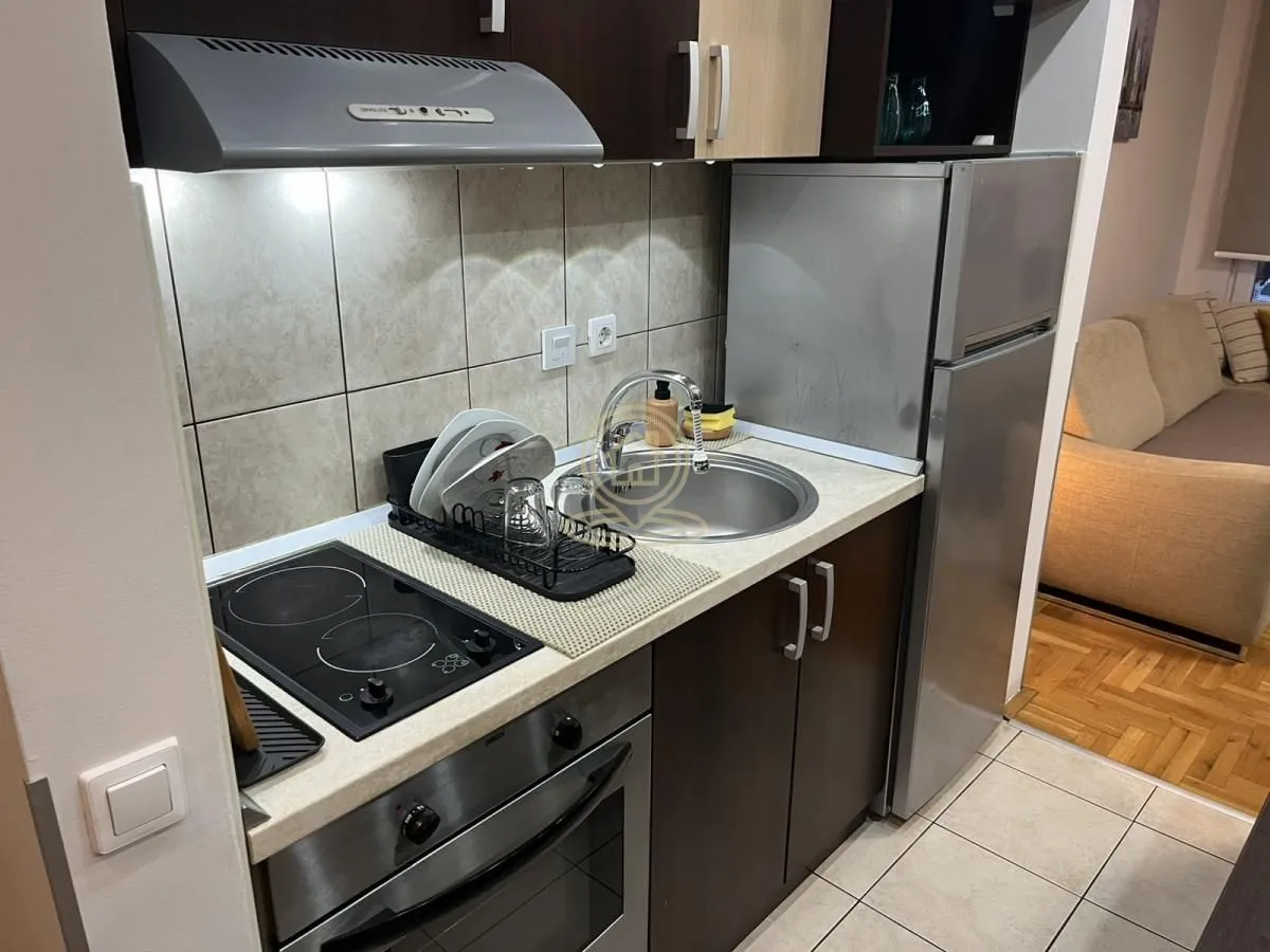 Izdavanje, trosoban stan, 52m², Mirijevo Sve Podlokacije, Beograd