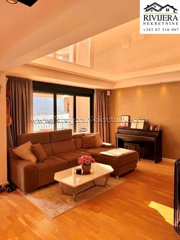 Prodaja, dvosoban stan, 85m², Dobrota, Kotor