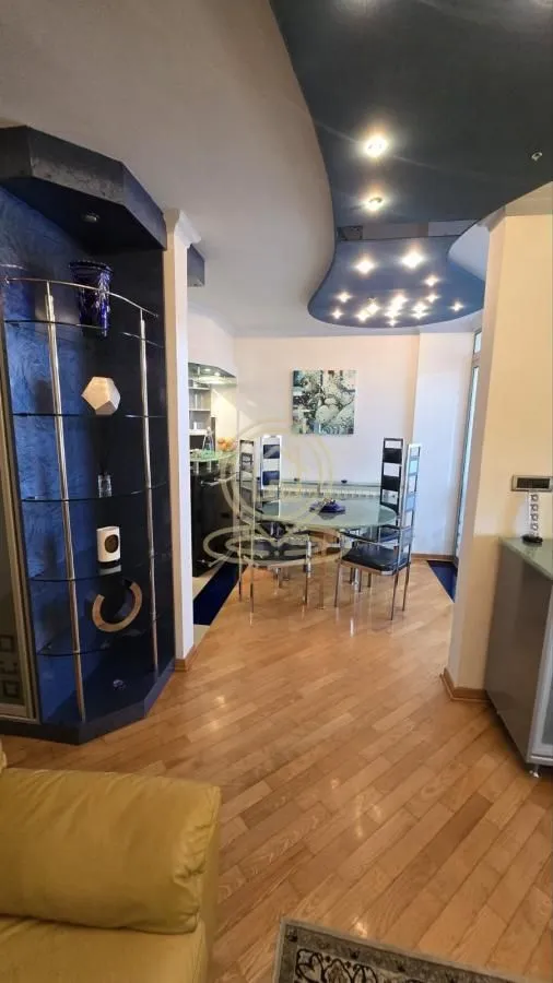 Izdavanje, dvosoban stan, 54m², Stari Grad, Beograd
